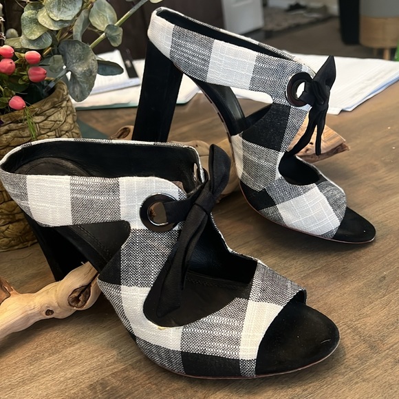 AD and Daughters black and white plaid with bow high heel slip one - Picture 2 of 12